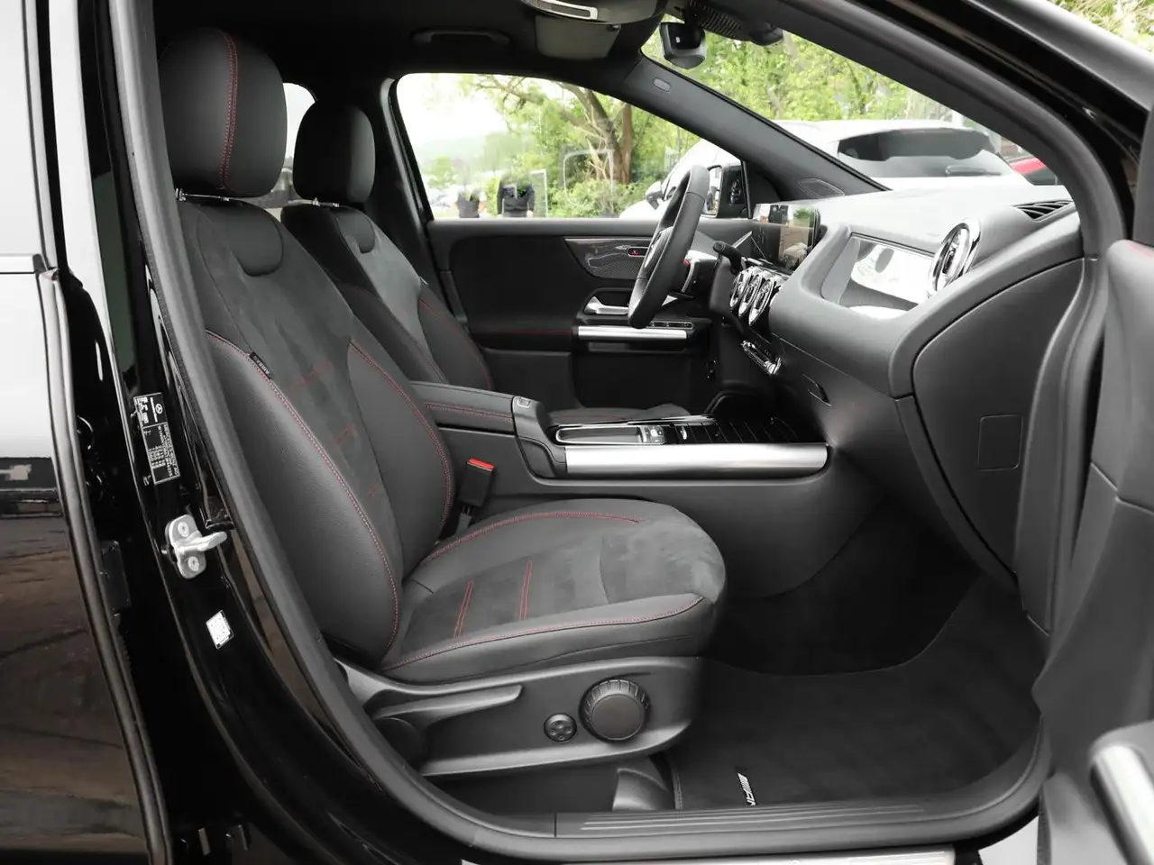 Mercedes-Benz GLA 200 6