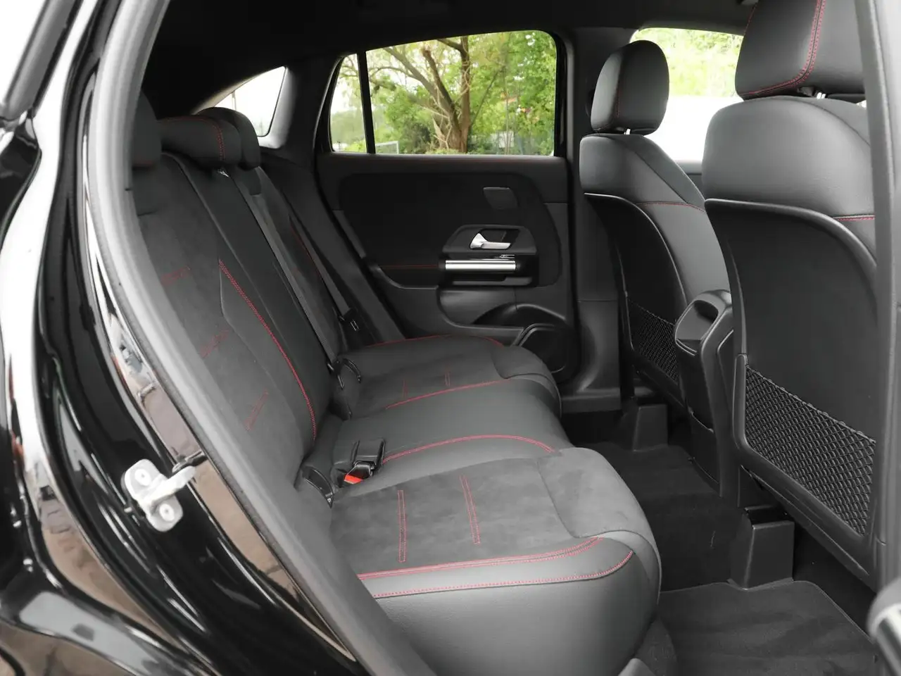 Mercedes-Benz GLA 200 7