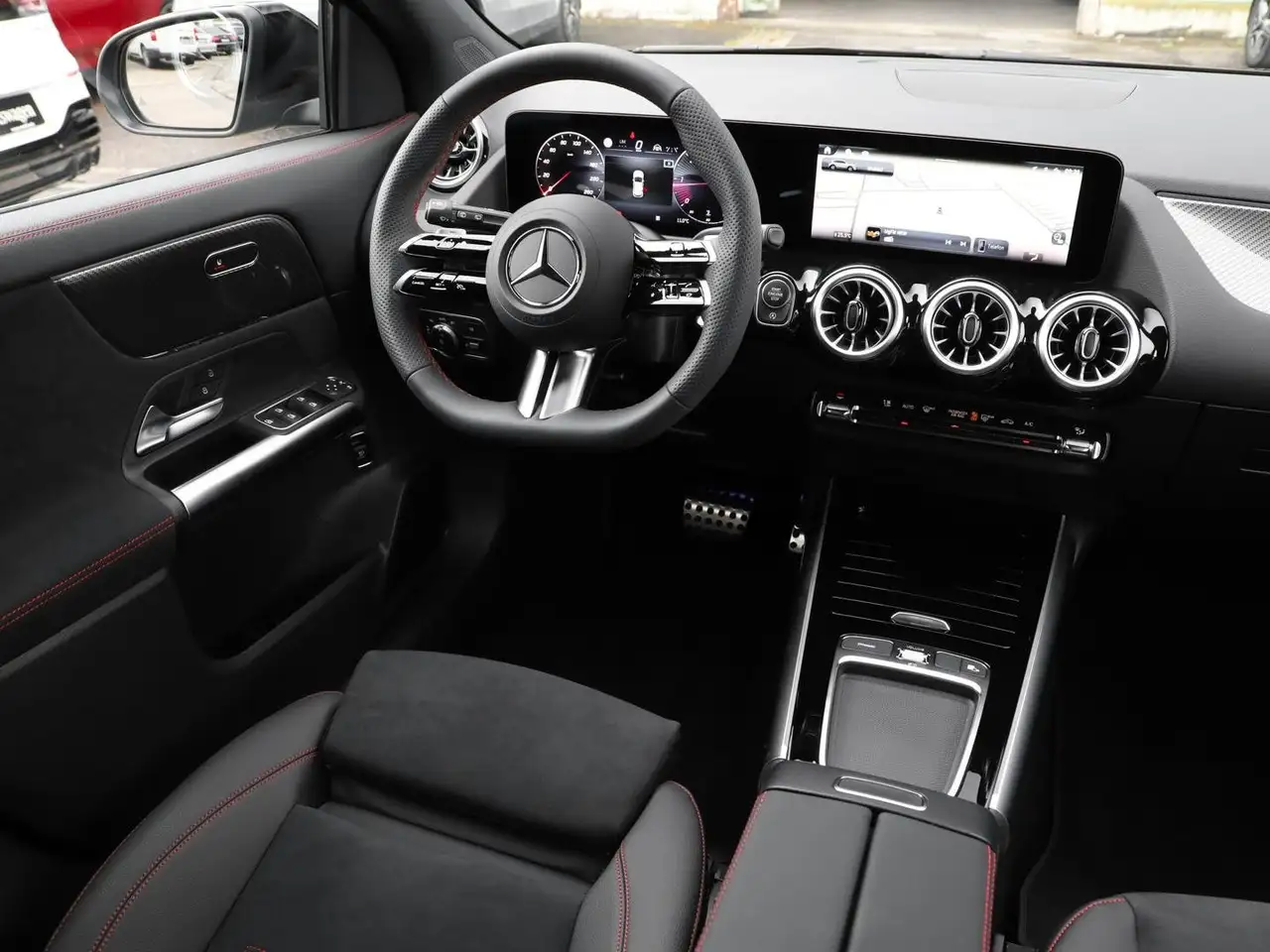 Mercedes-Benz GLA 200 8
