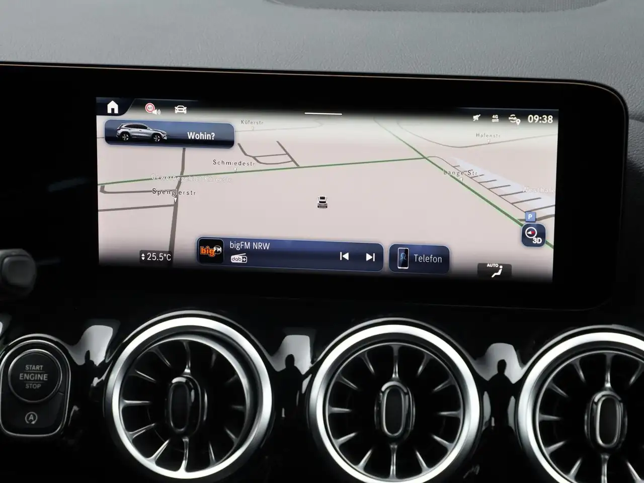 Mercedes-Benz GLA 200 9
