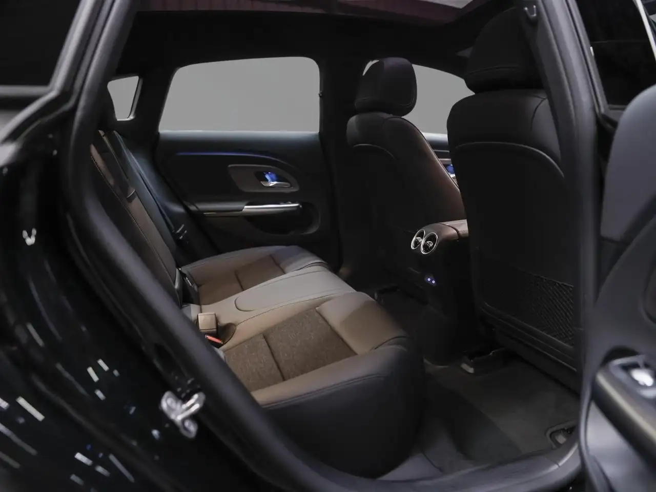Mercedes-Benz CLA 250 12
