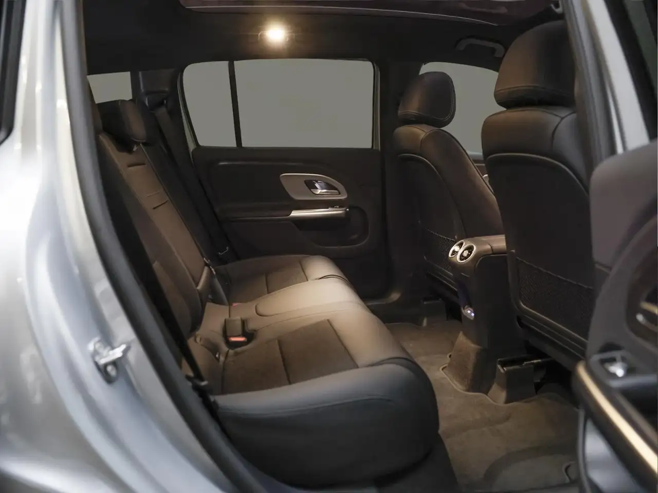 Mercedes-Benz GLB 250 5