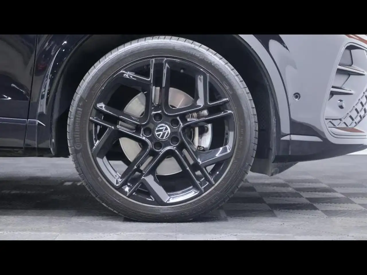 Volkswagen Tiguan 9