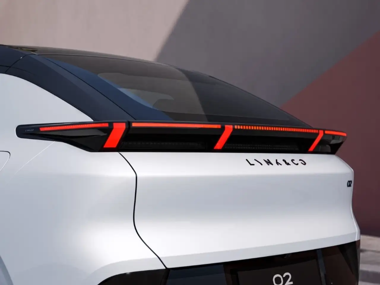 Lynk & Co 4