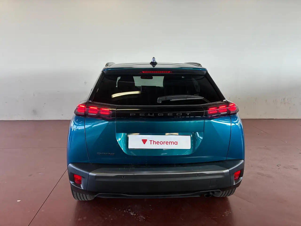 Peugeot 2008 4