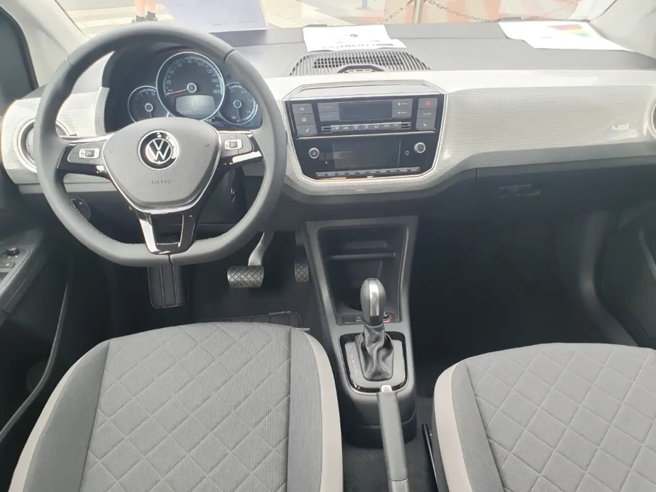 Volkswagen e-up! 6