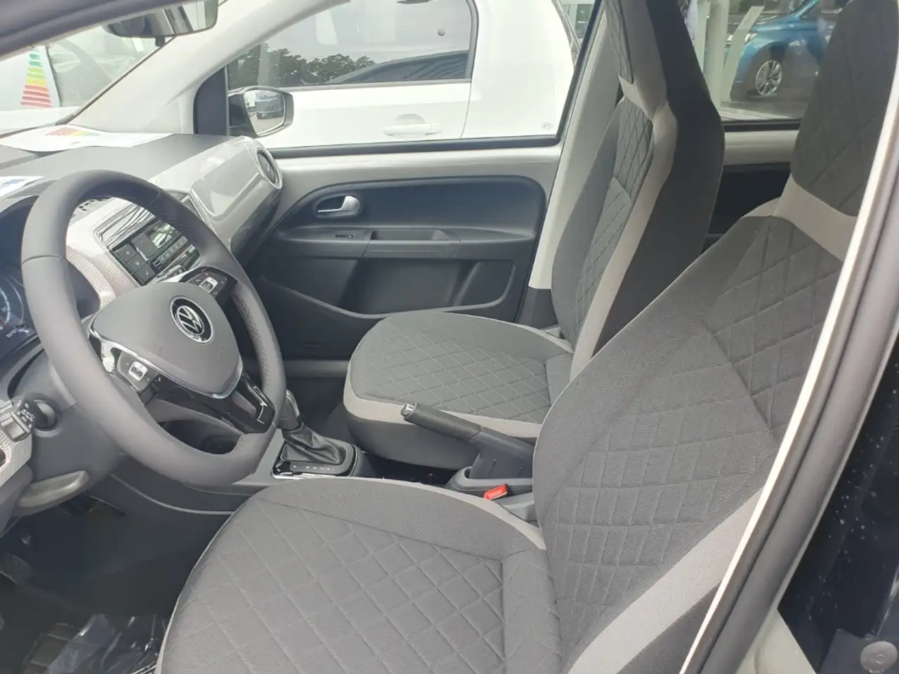 Volkswagen e-up! 8