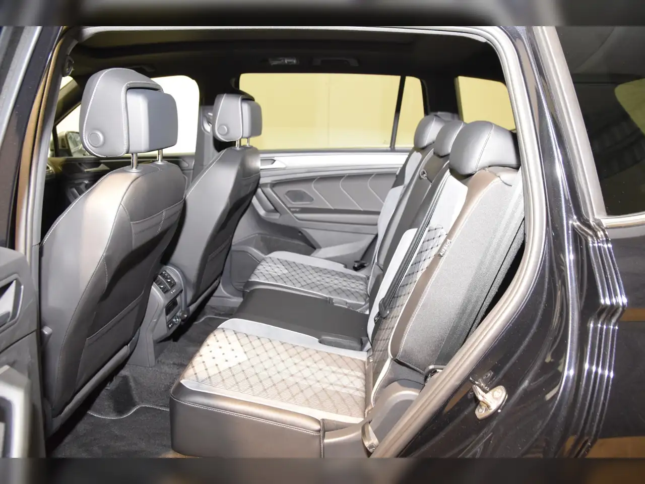 Volkswagen Tiguan 9