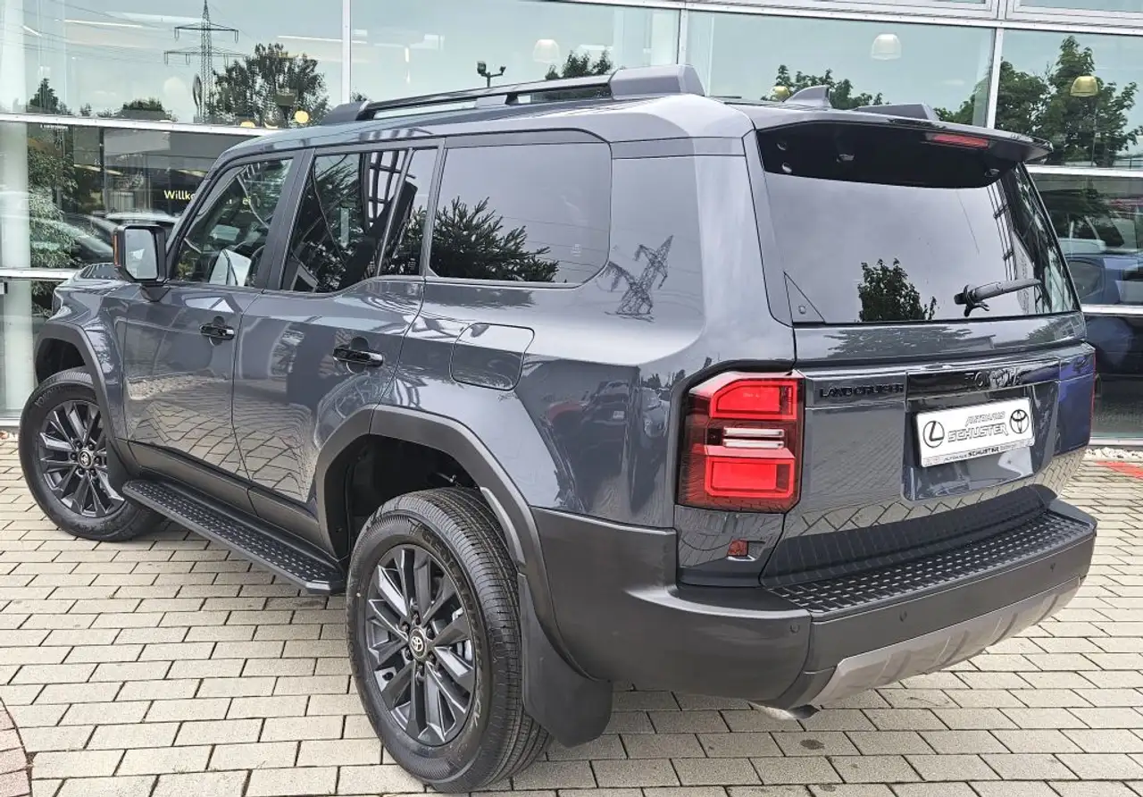 Toyota Land Cruiser 4