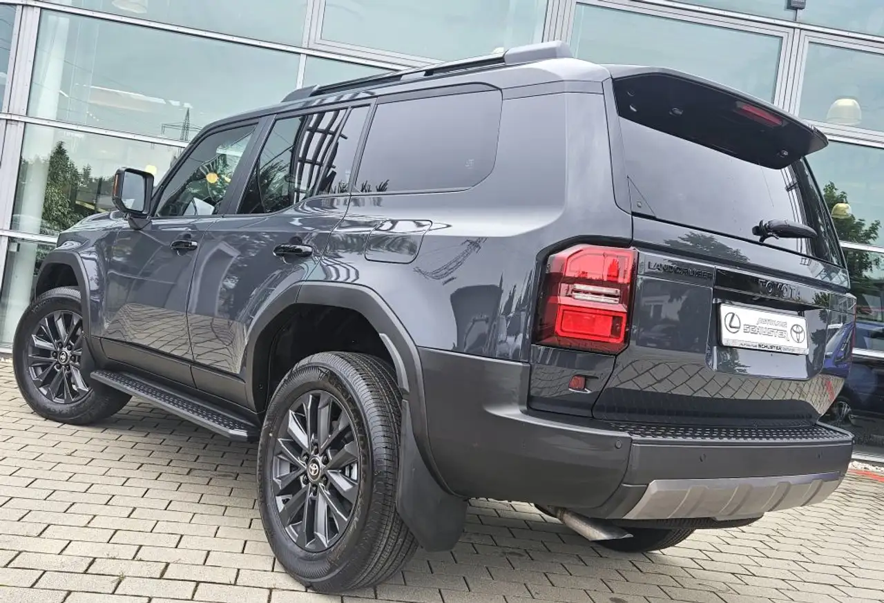 Toyota Land Cruiser 5