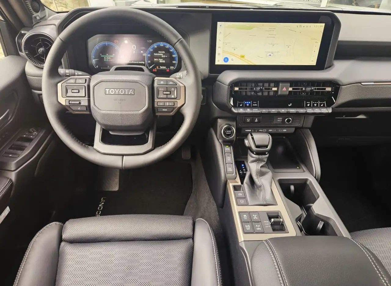 Toyota Land Cruiser 8
