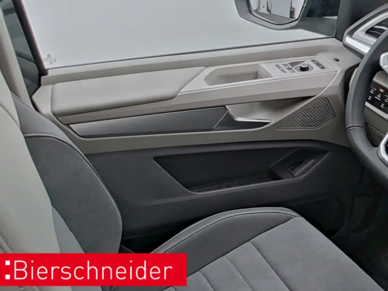 Volkswagen T7 Multivan 14