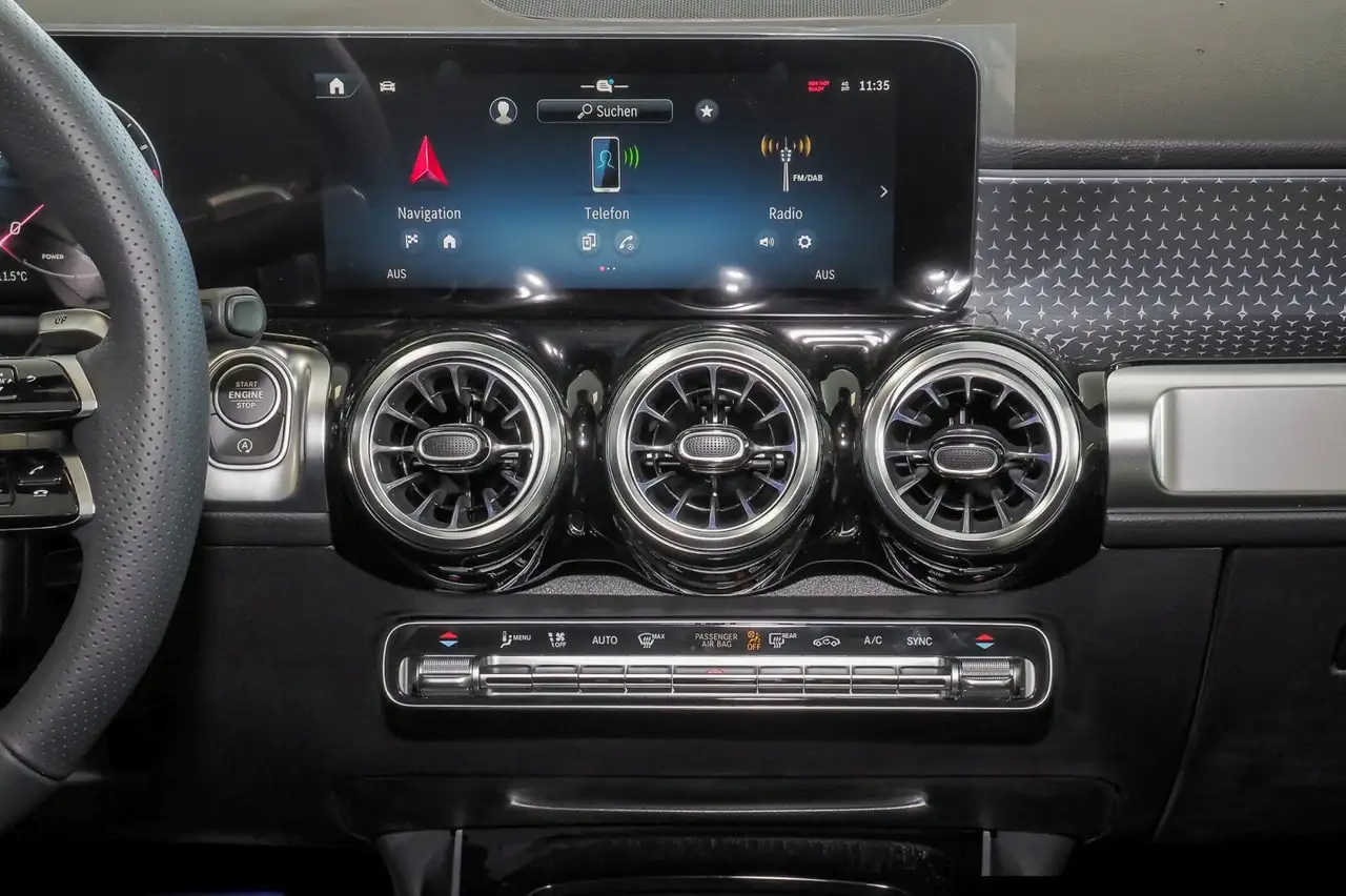 Mercedes-Benz GLB 35 11