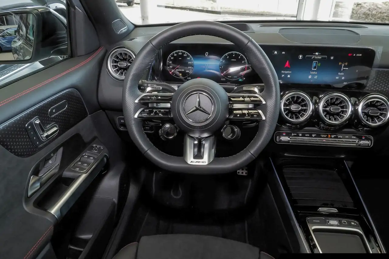 Mercedes-Benz GLB 35 12