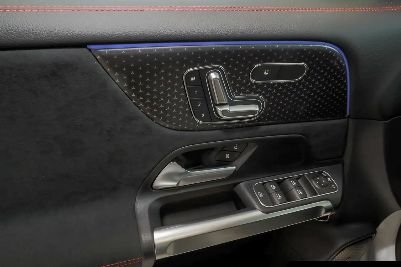 Mercedes-Benz GLB 35 14