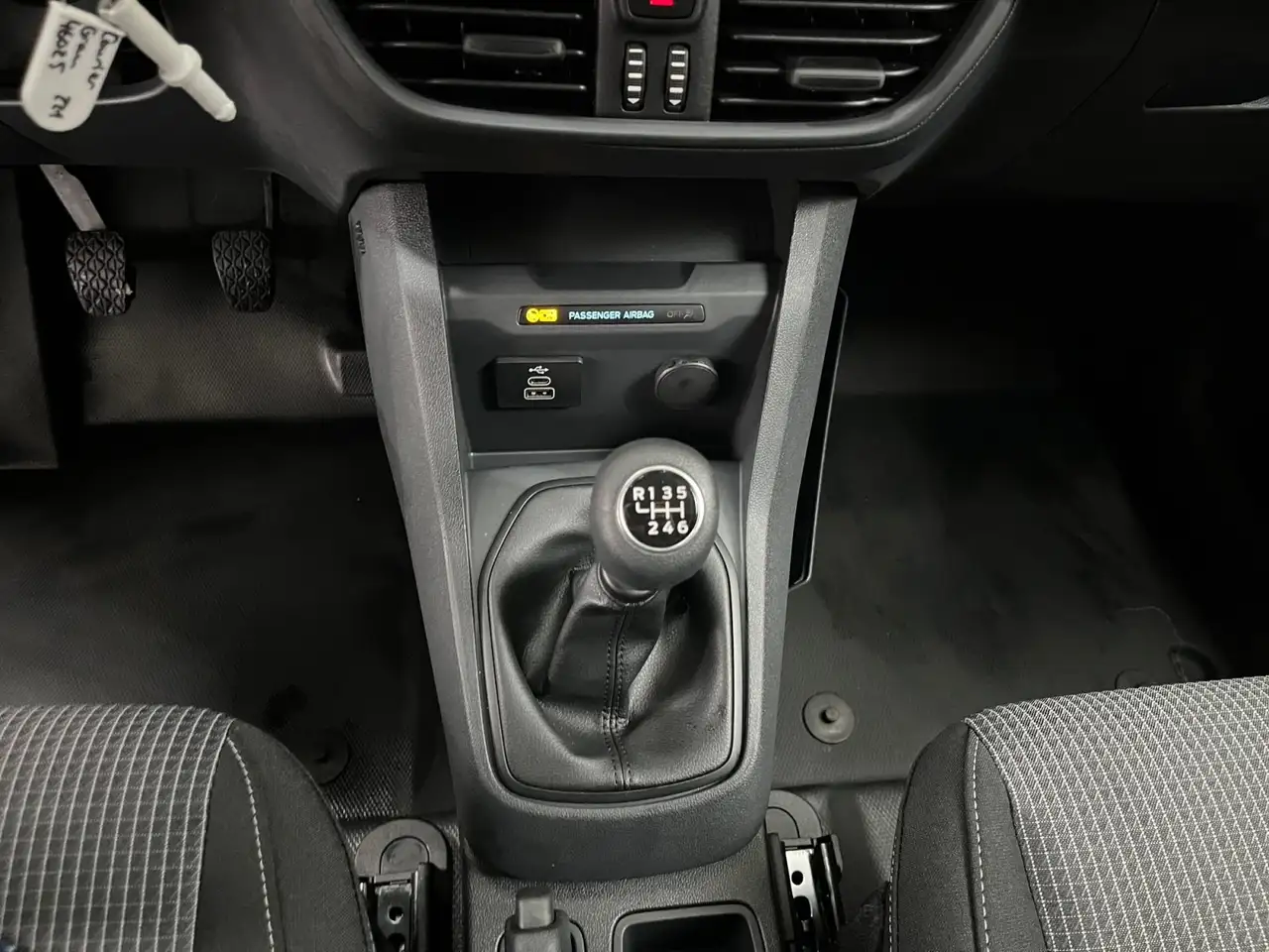 Ford Transit 9