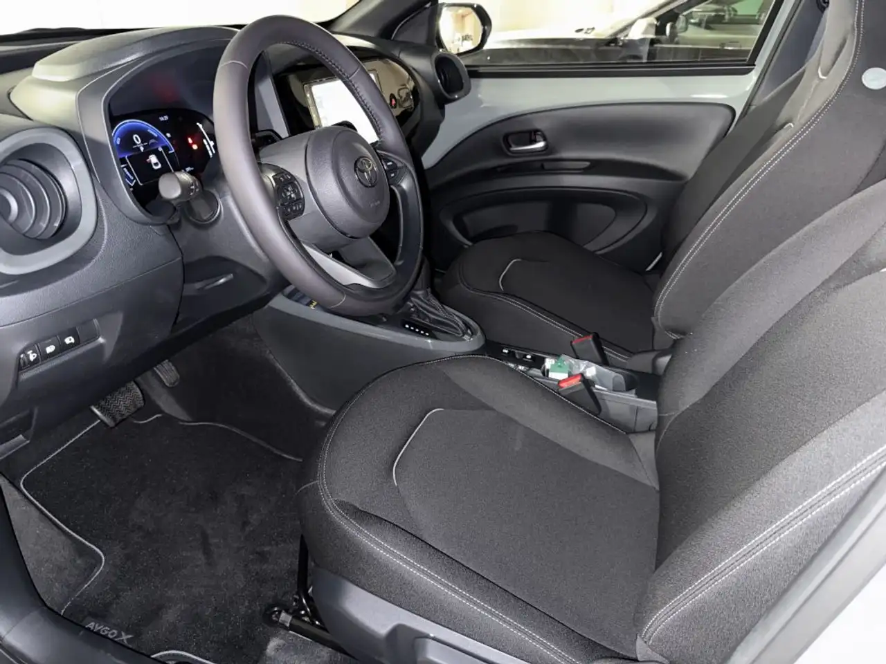 Toyota Aygo X 8