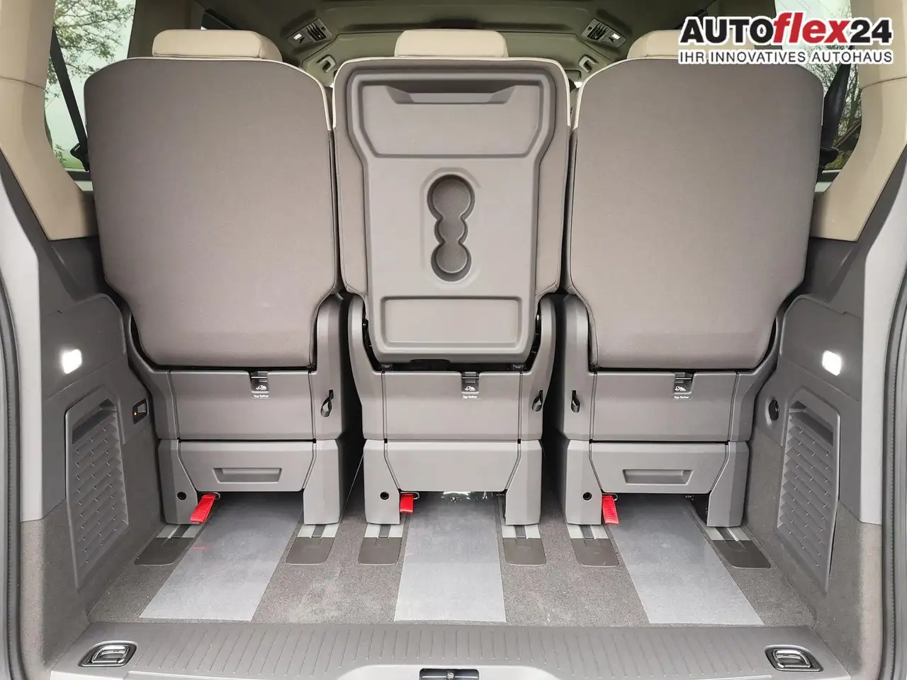 Volkswagen T7 Multivan 10