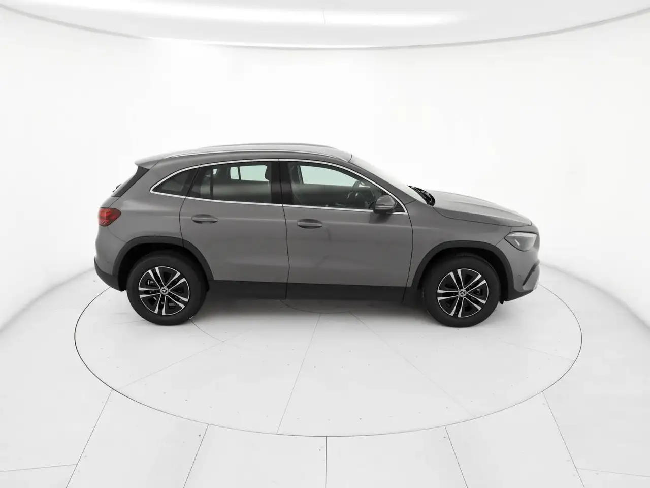 Mercedes-Benz GLA 180 5