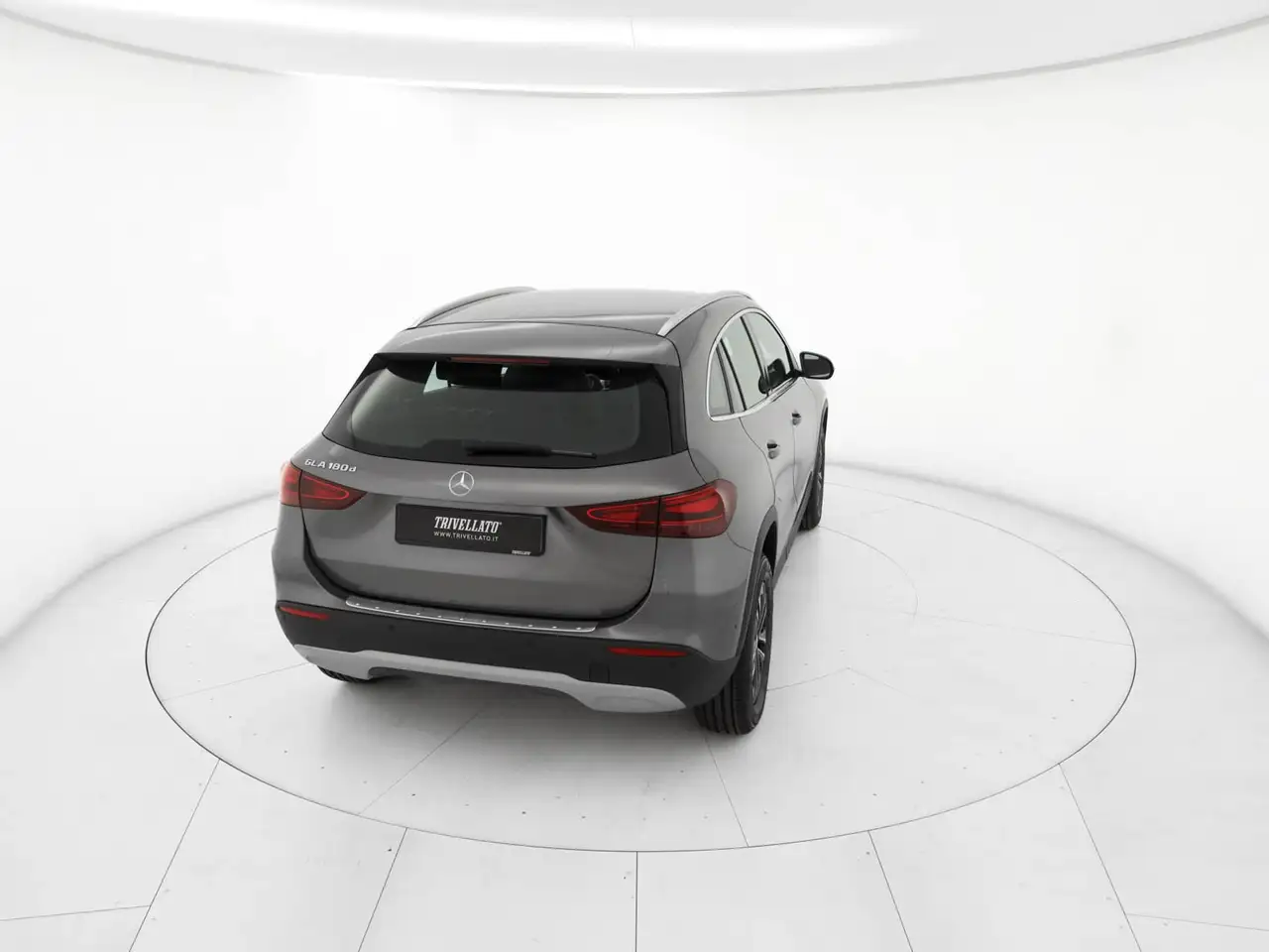 Mercedes-Benz GLA 180 6