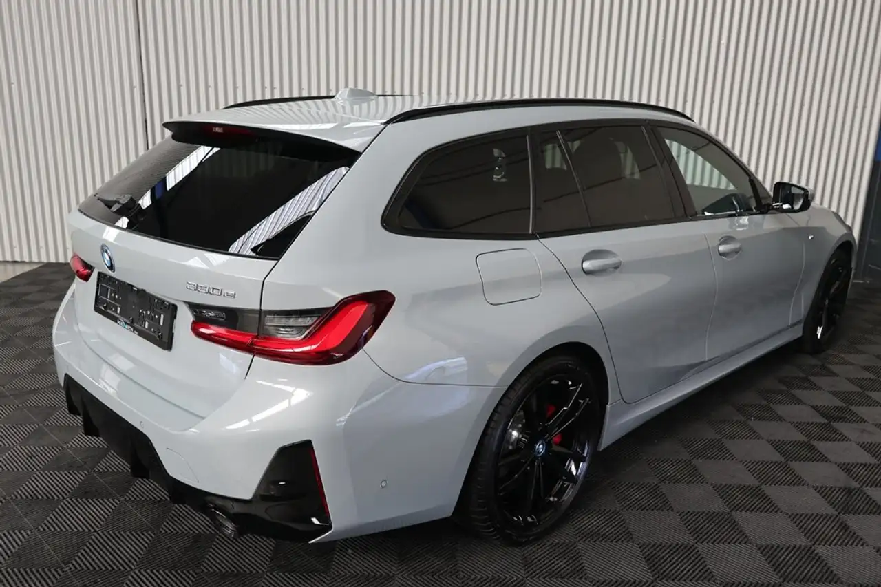 BMW 330 2
