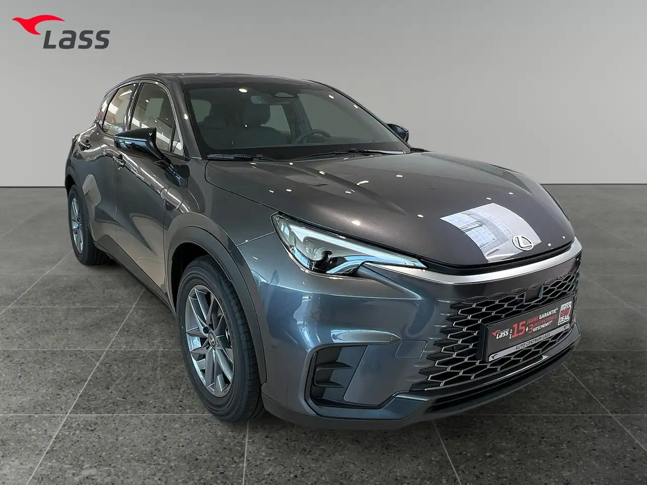 Lexus LBX 7