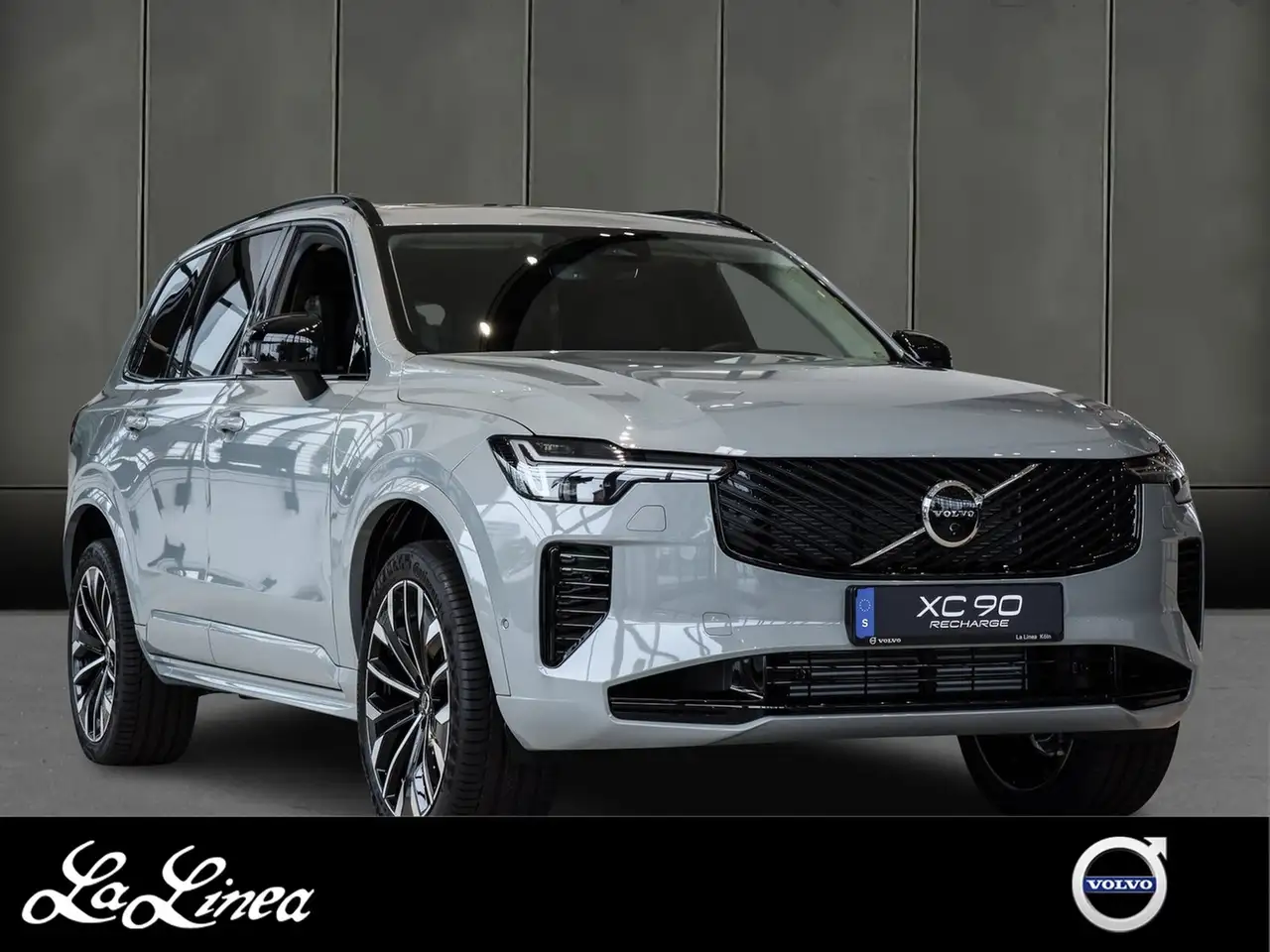 Volvo XC90 T8 AWD Recharge Reskin Ultra Dark NP:102.600,-/...