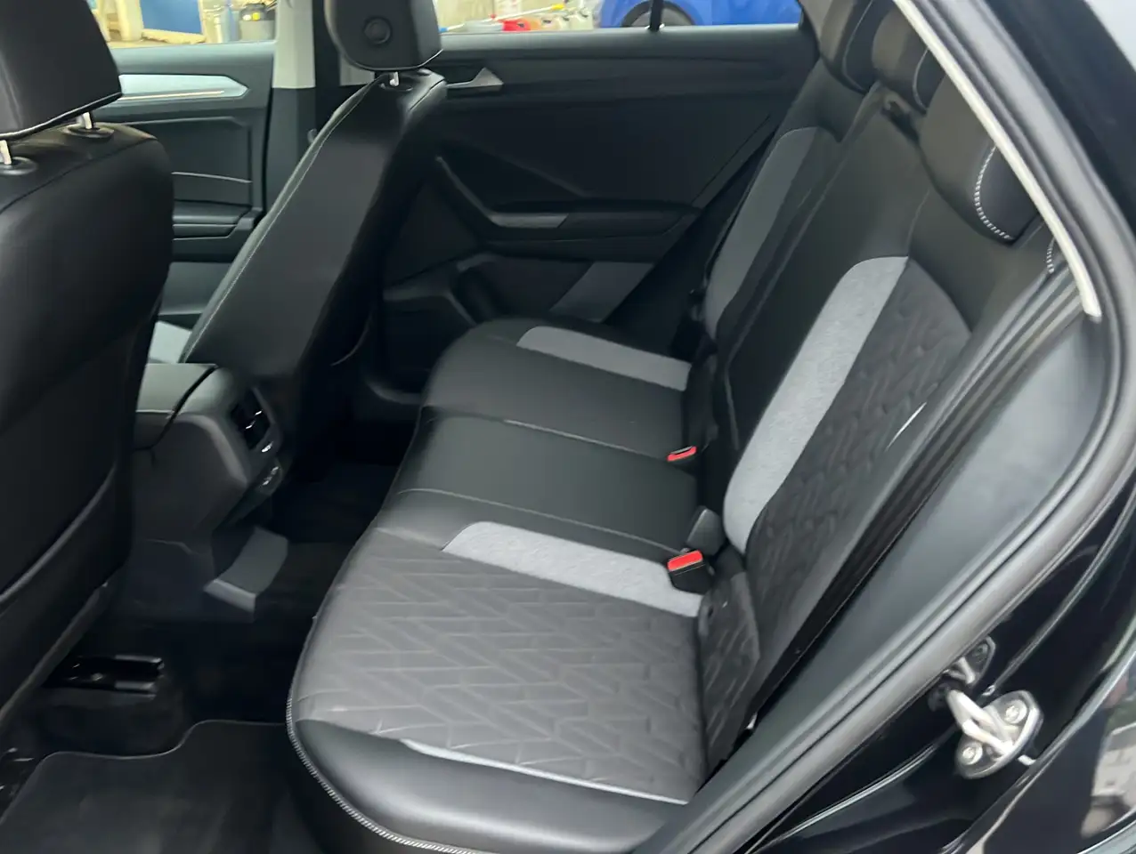 Volkswagen T-Roc 12