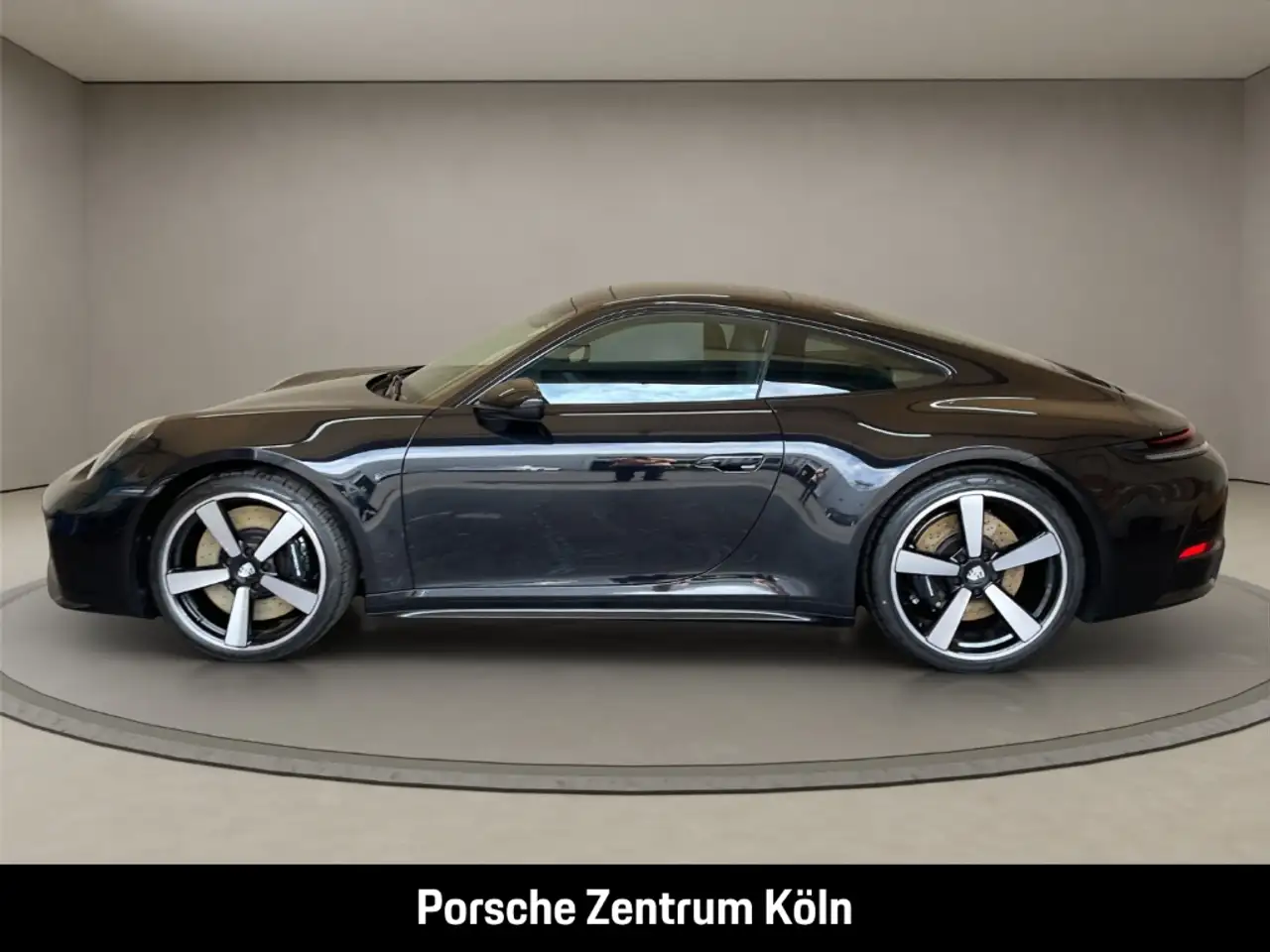 Porsche 992 911 2