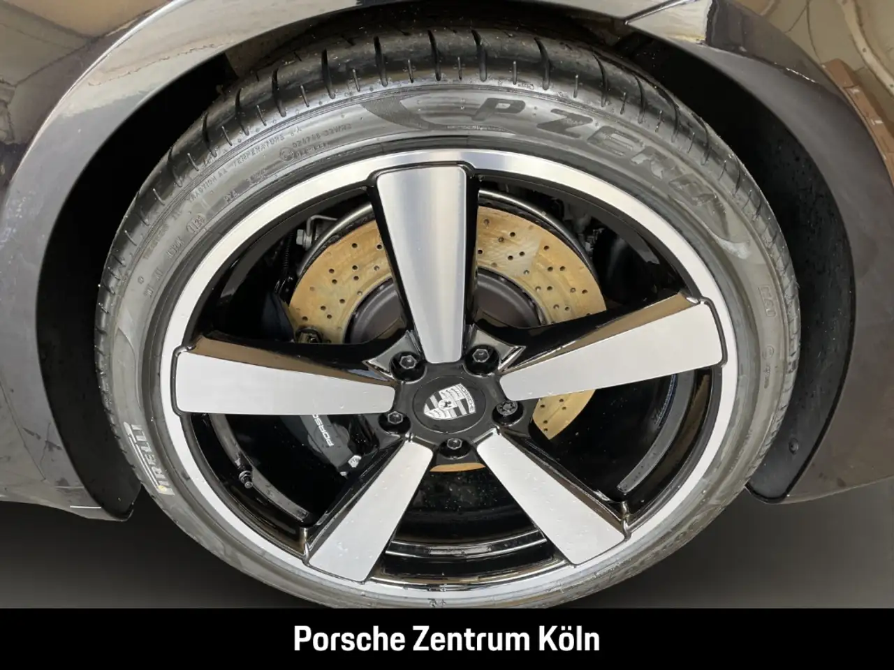 Porsche 992 911 11