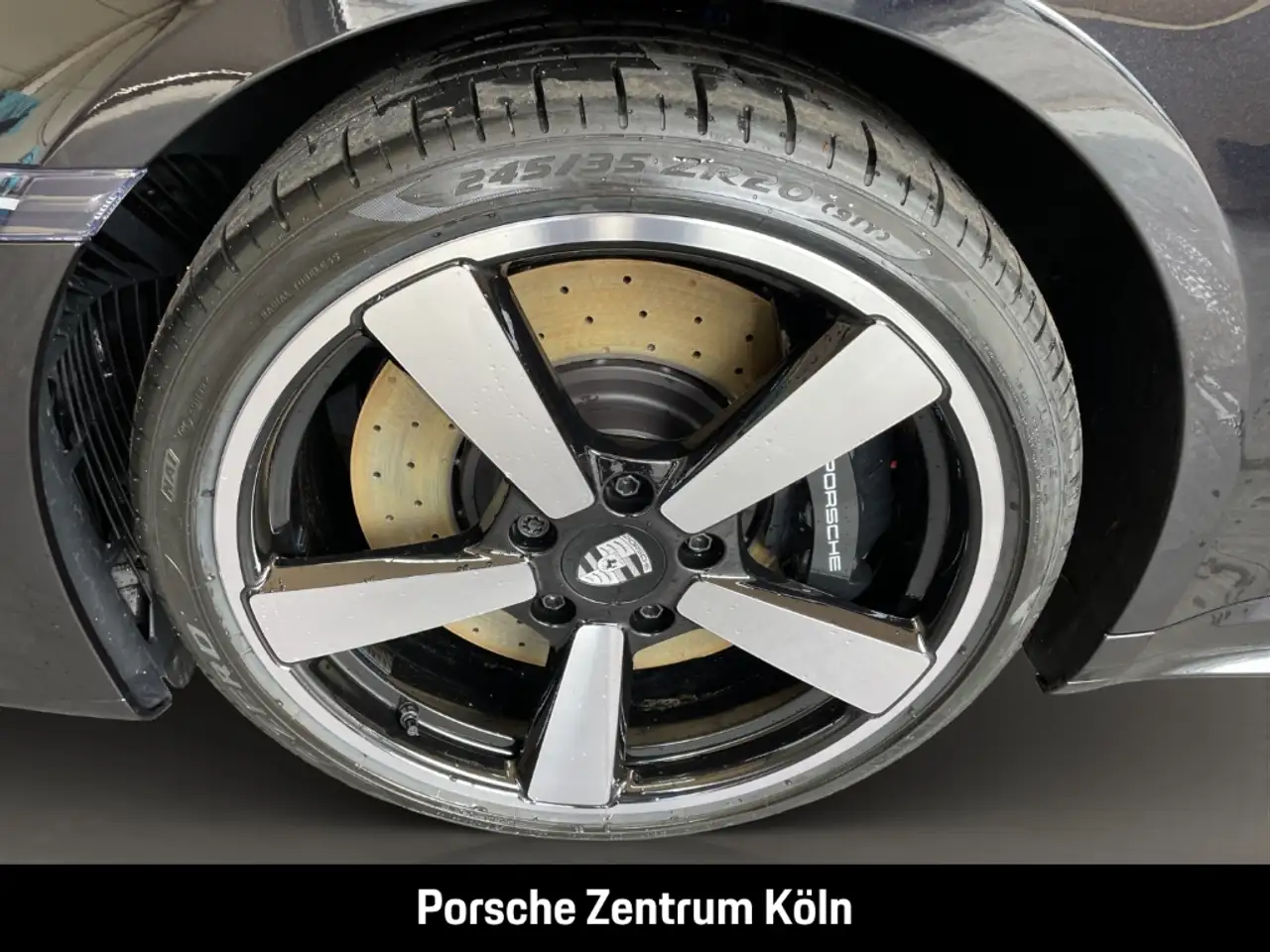 Porsche 992 911 12