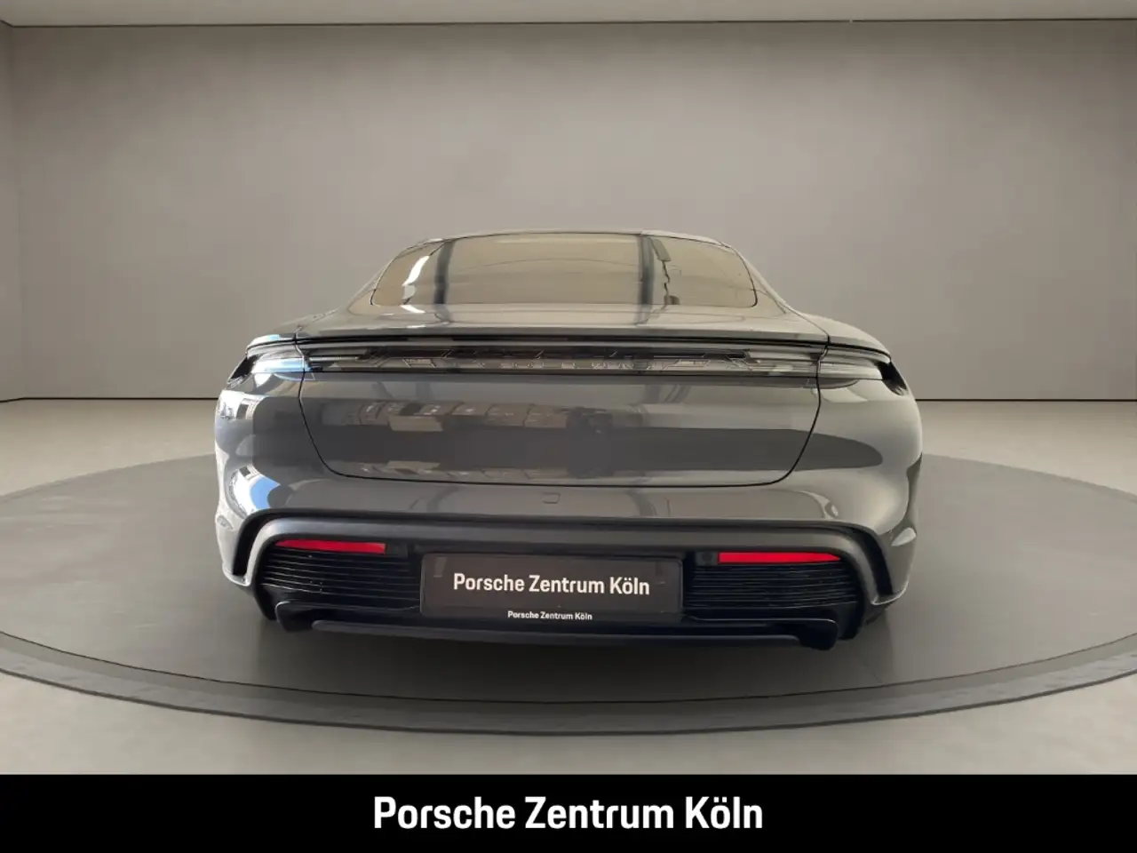 Porsche Taycan 4
