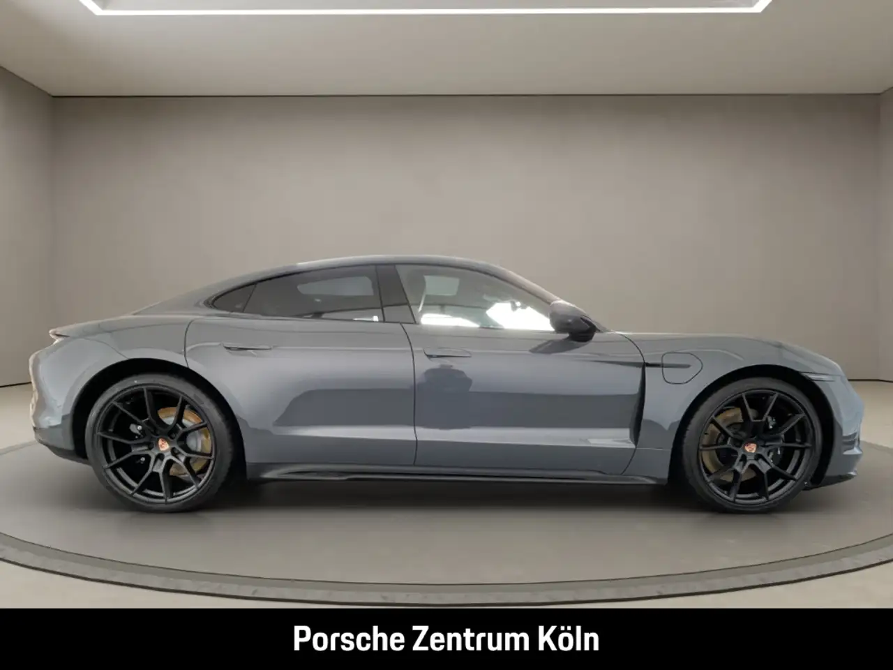 Porsche Taycan 6