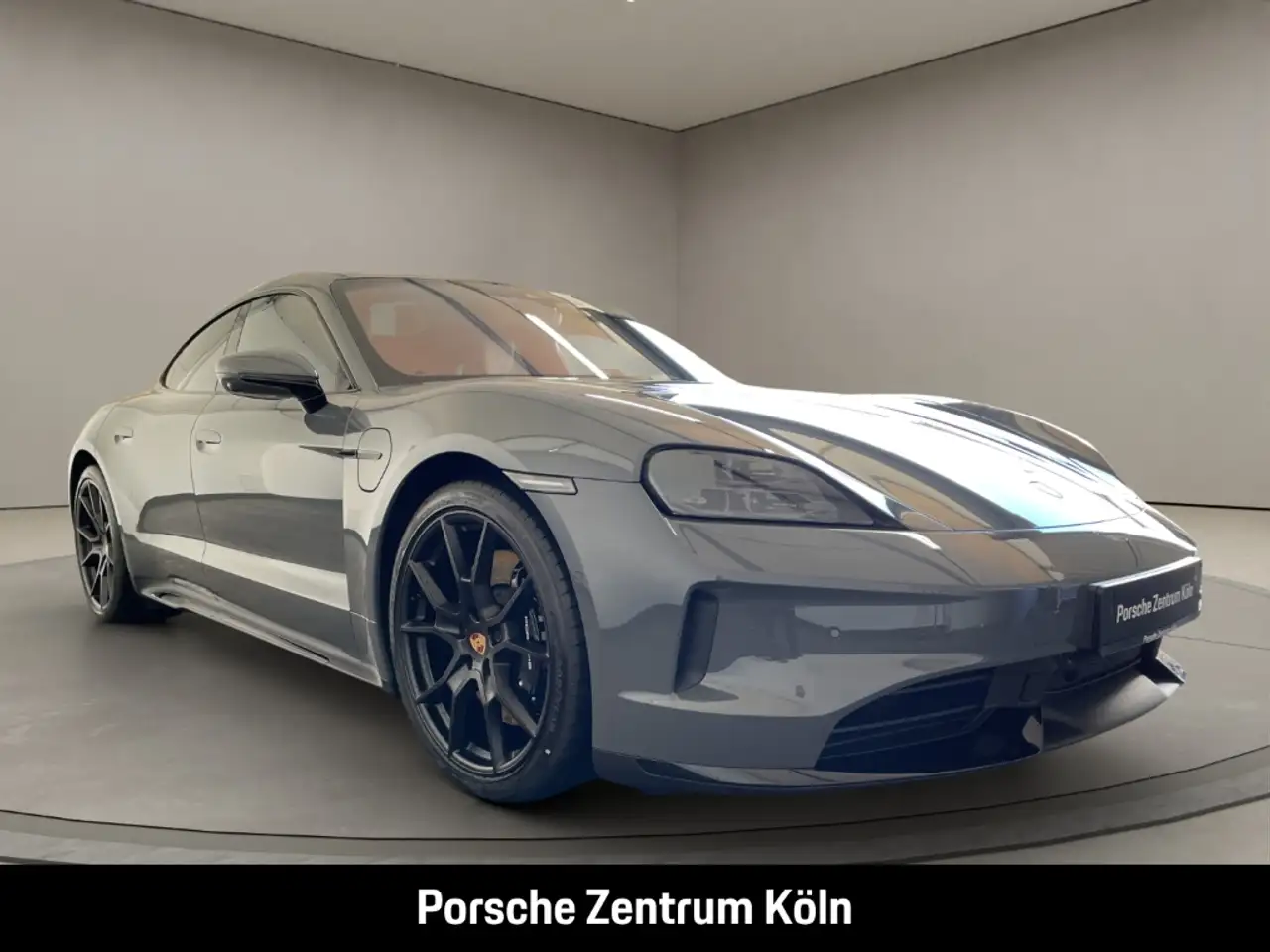 Porsche Taycan 7