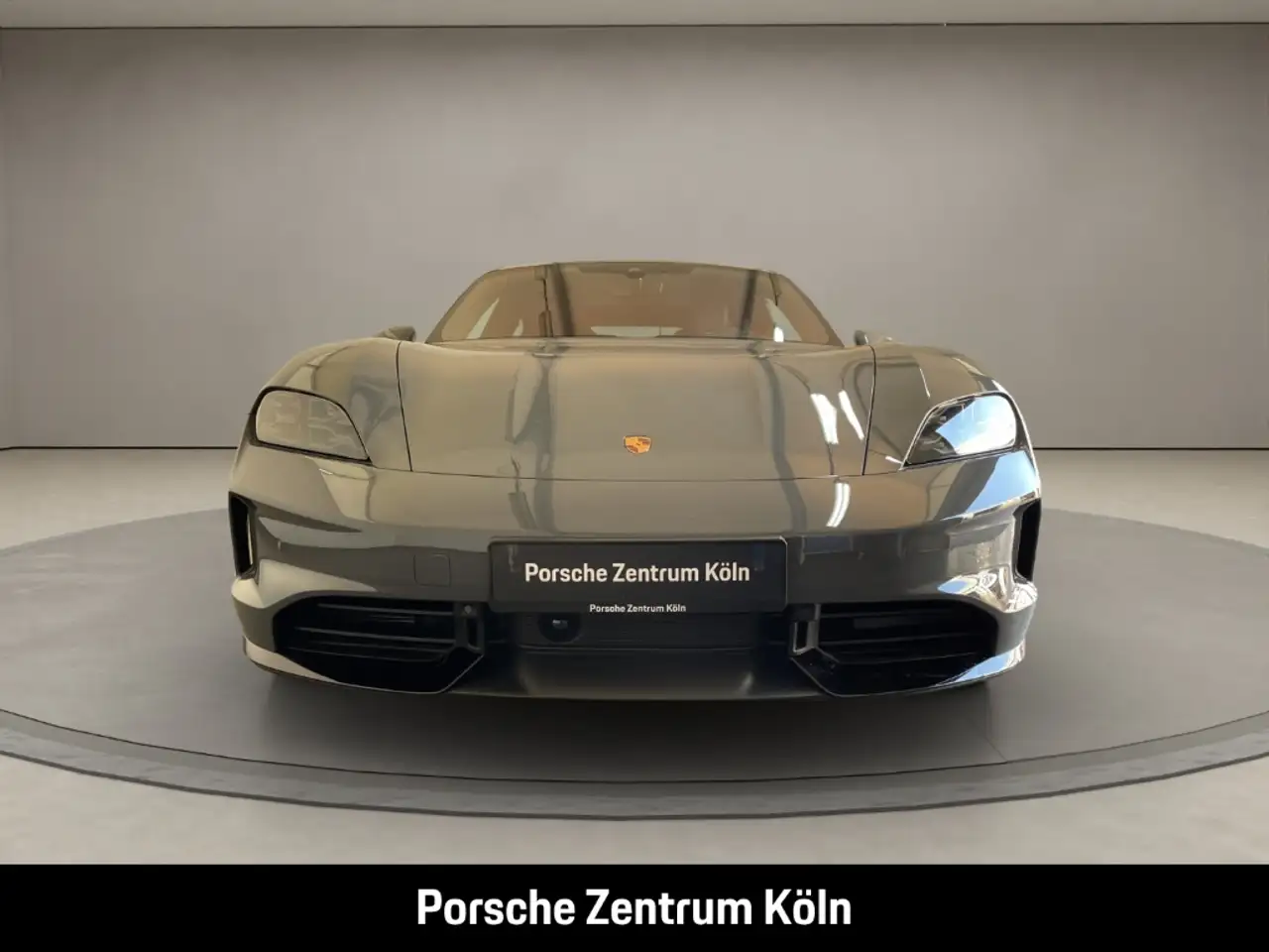 Porsche Taycan 8