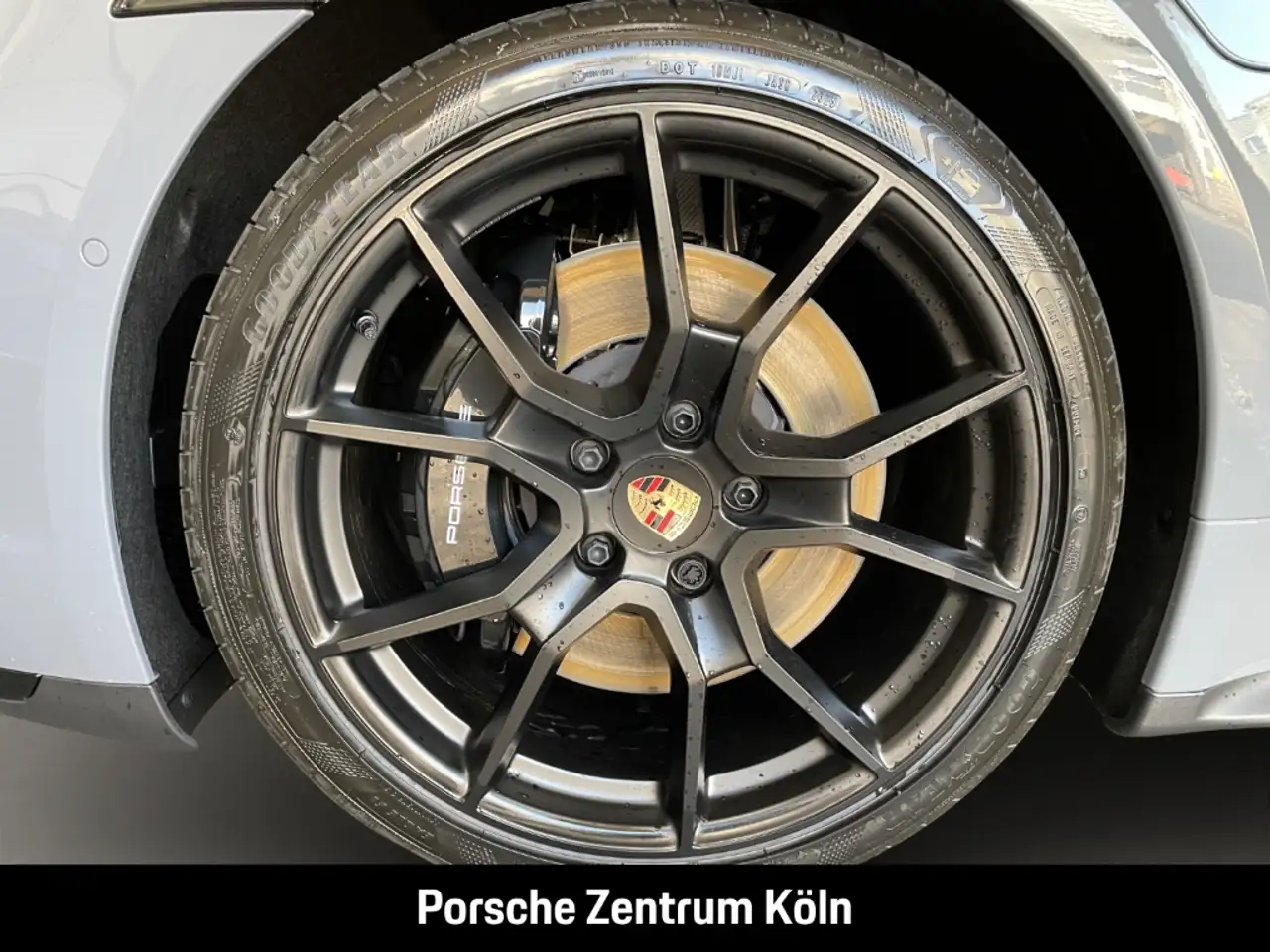 Porsche Taycan 9