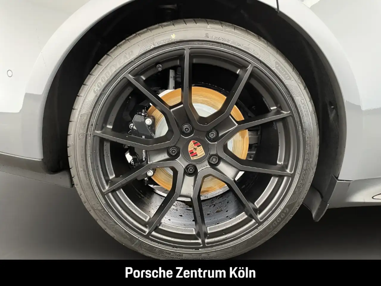 Porsche Taycan 11