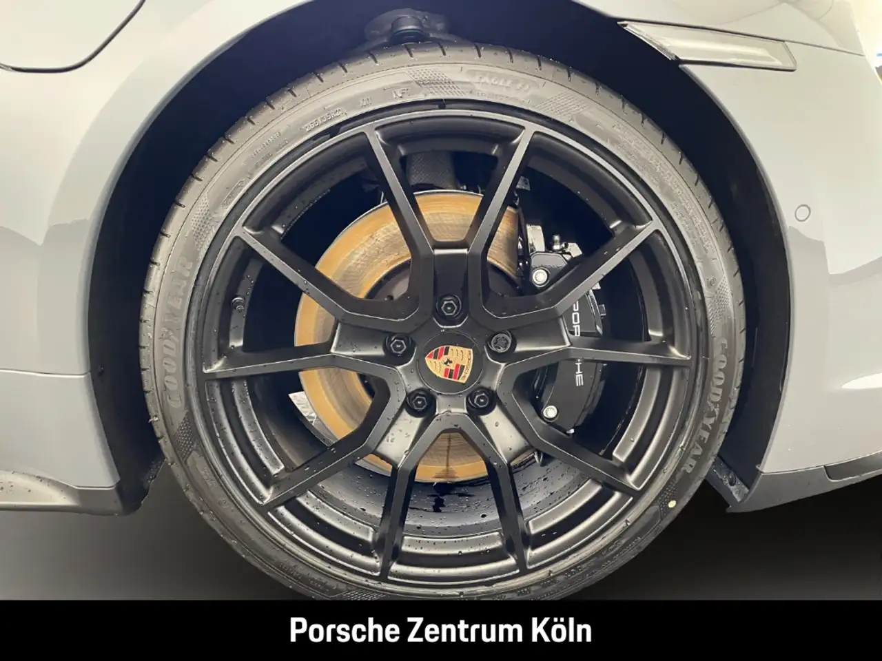 Porsche Taycan 12