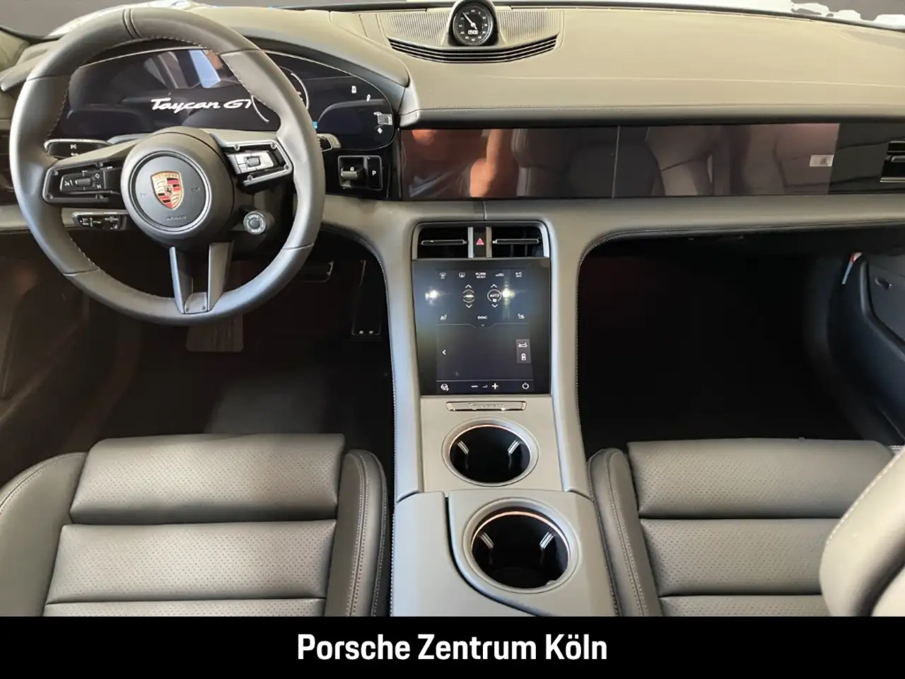 Porsche Taycan 14