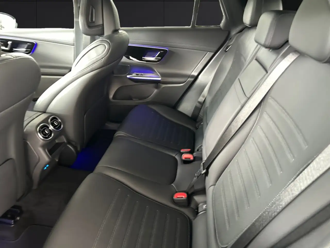 Mercedes-Benz GLC 200 13