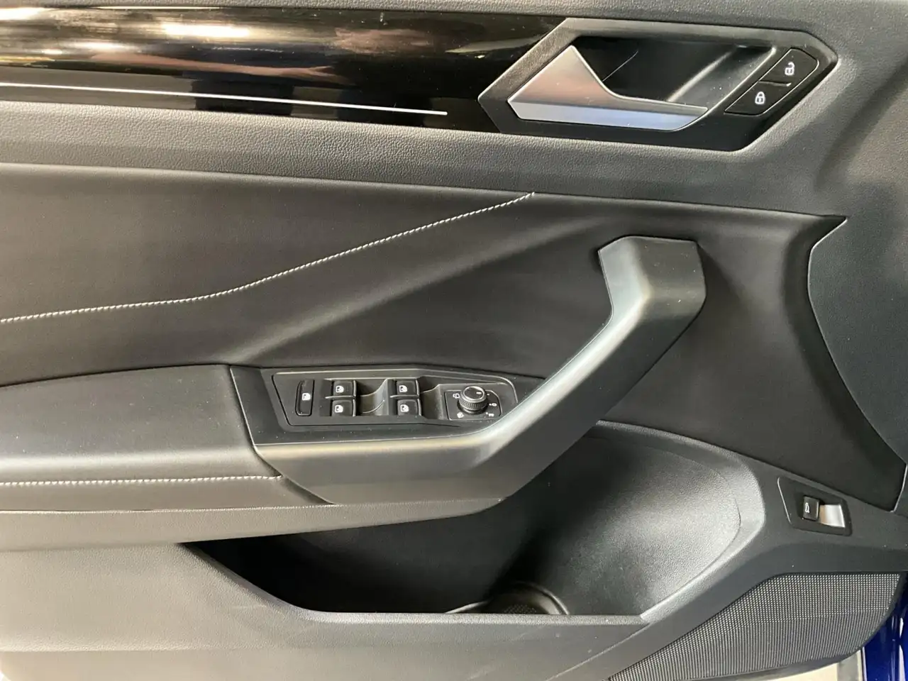 Volkswagen T-Roc 10