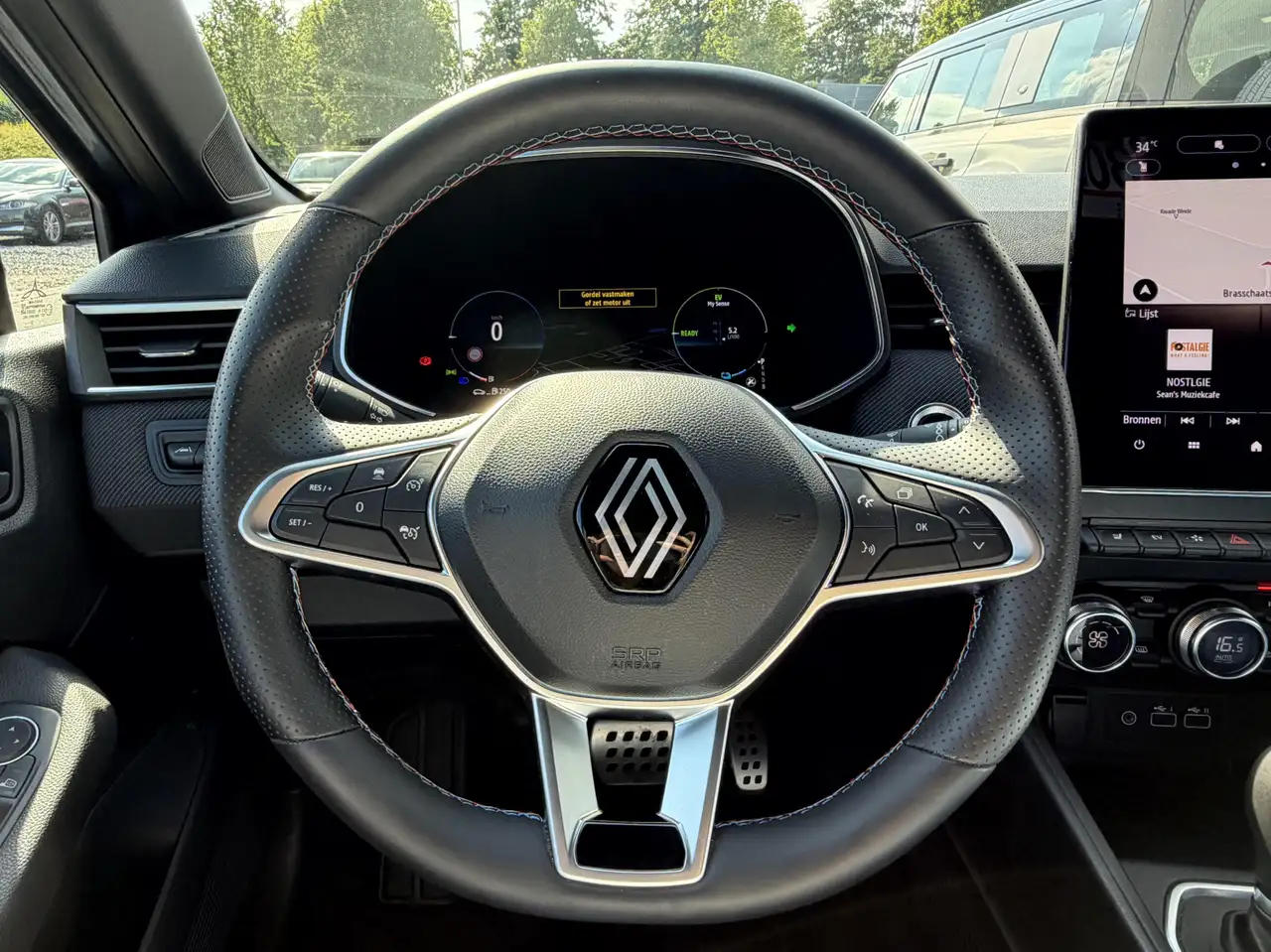 Renault Clio V 11