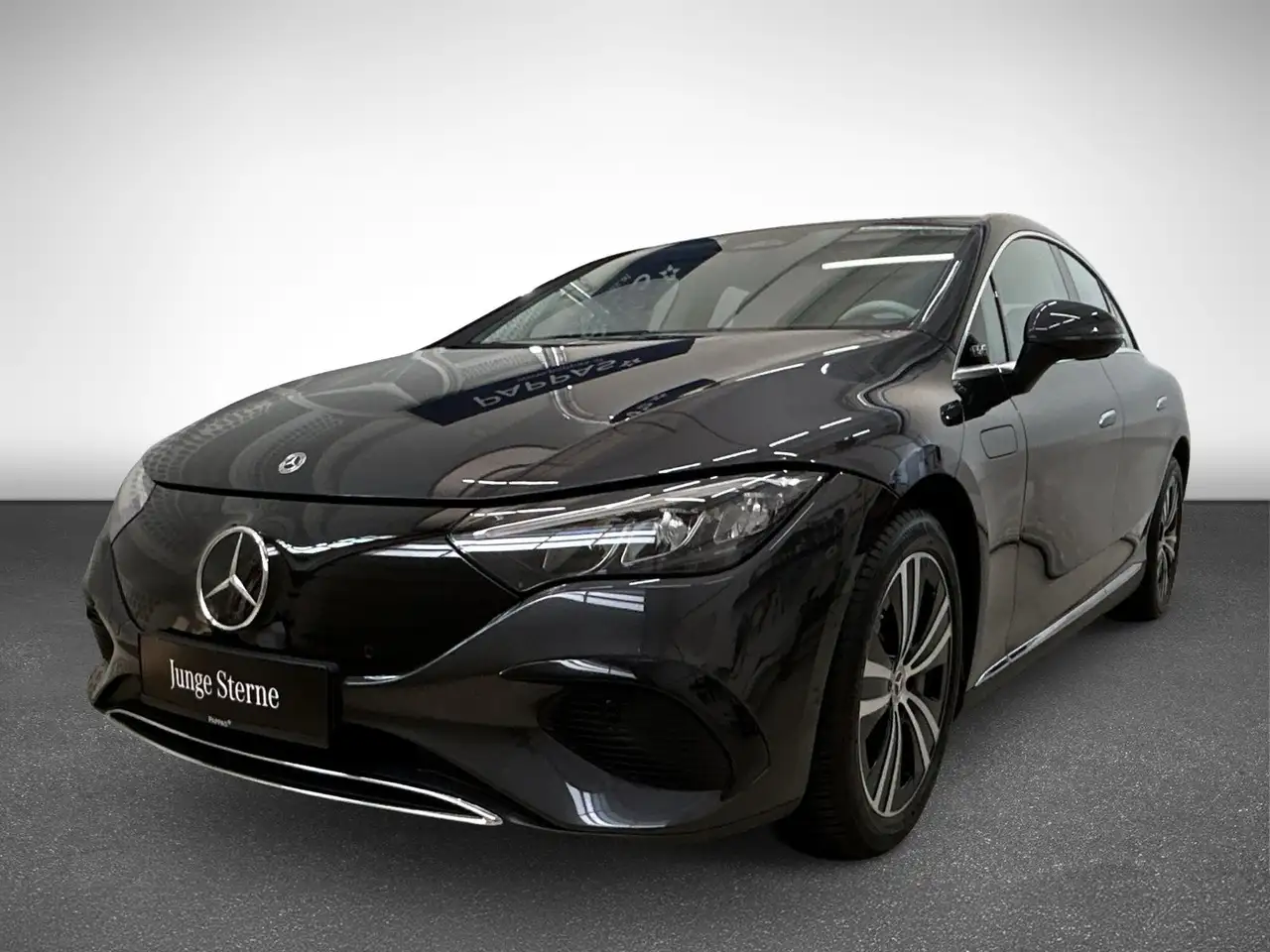 Mercedes-Benz EQE 300 2