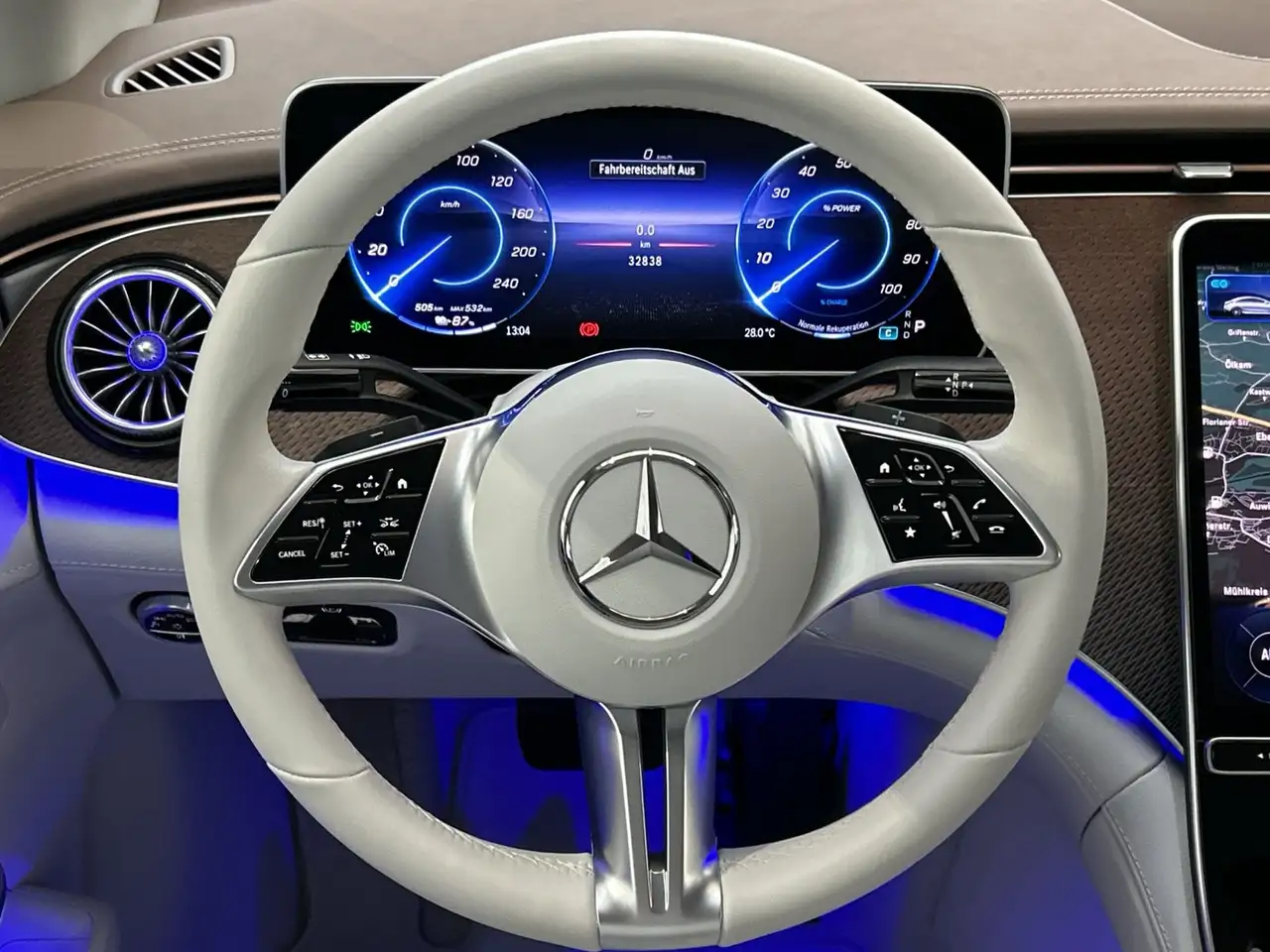 Mercedes-Benz EQE 300 9