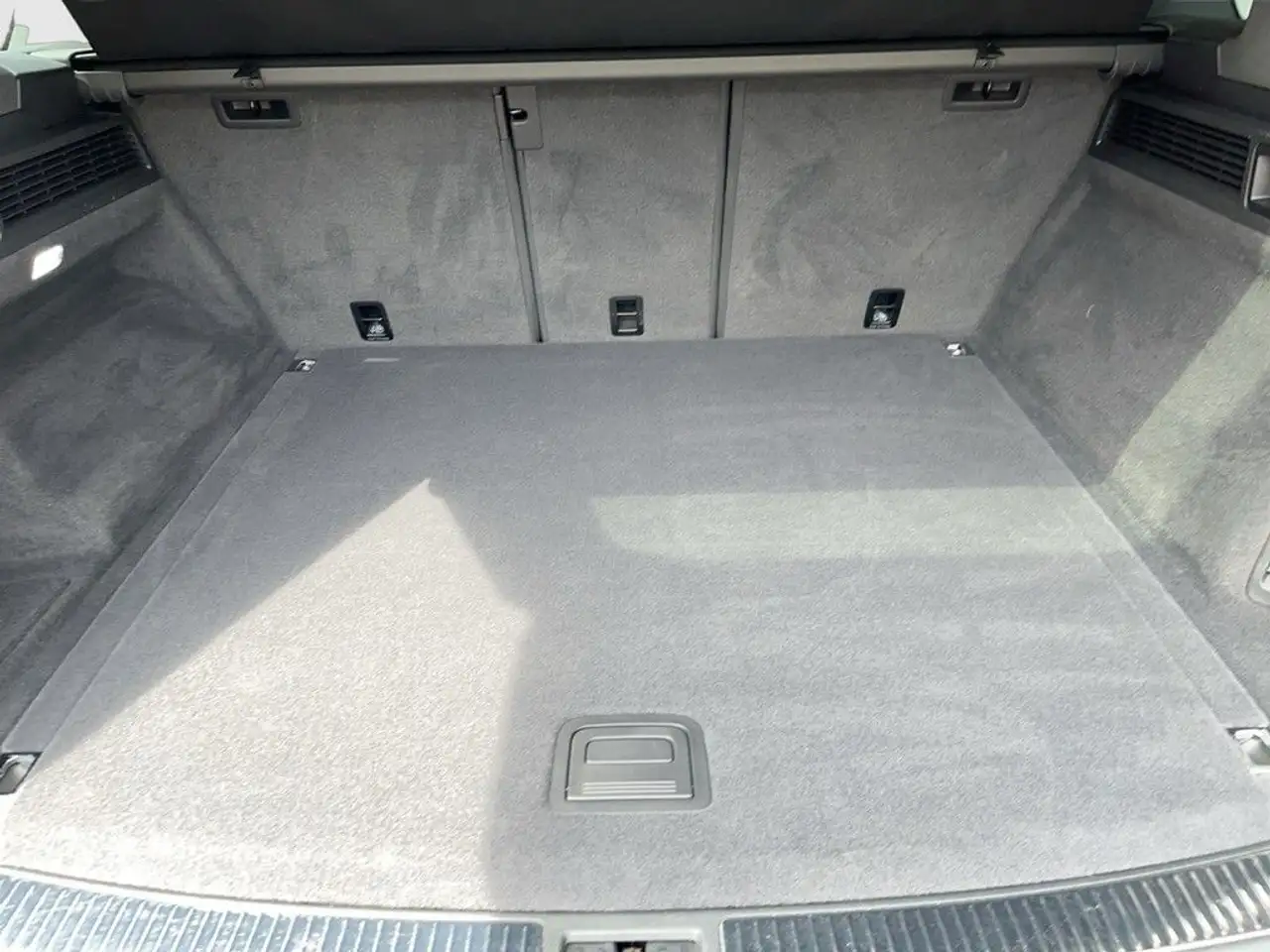 Volkswagen Touareg 11