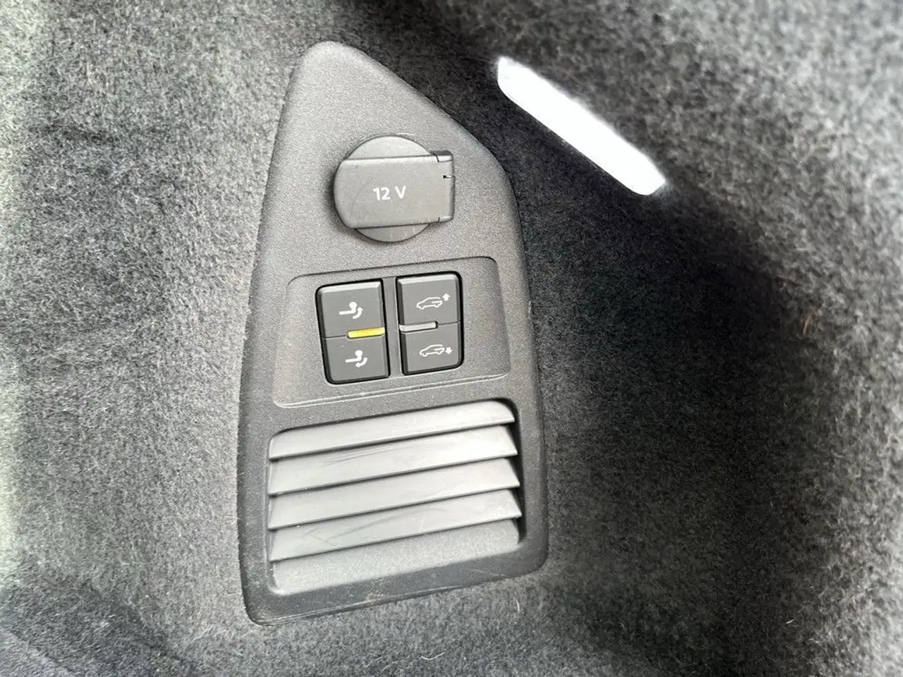 Volkswagen Touareg 12