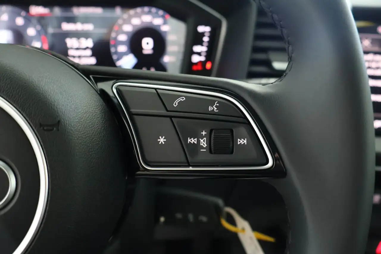Audi A1 30 12