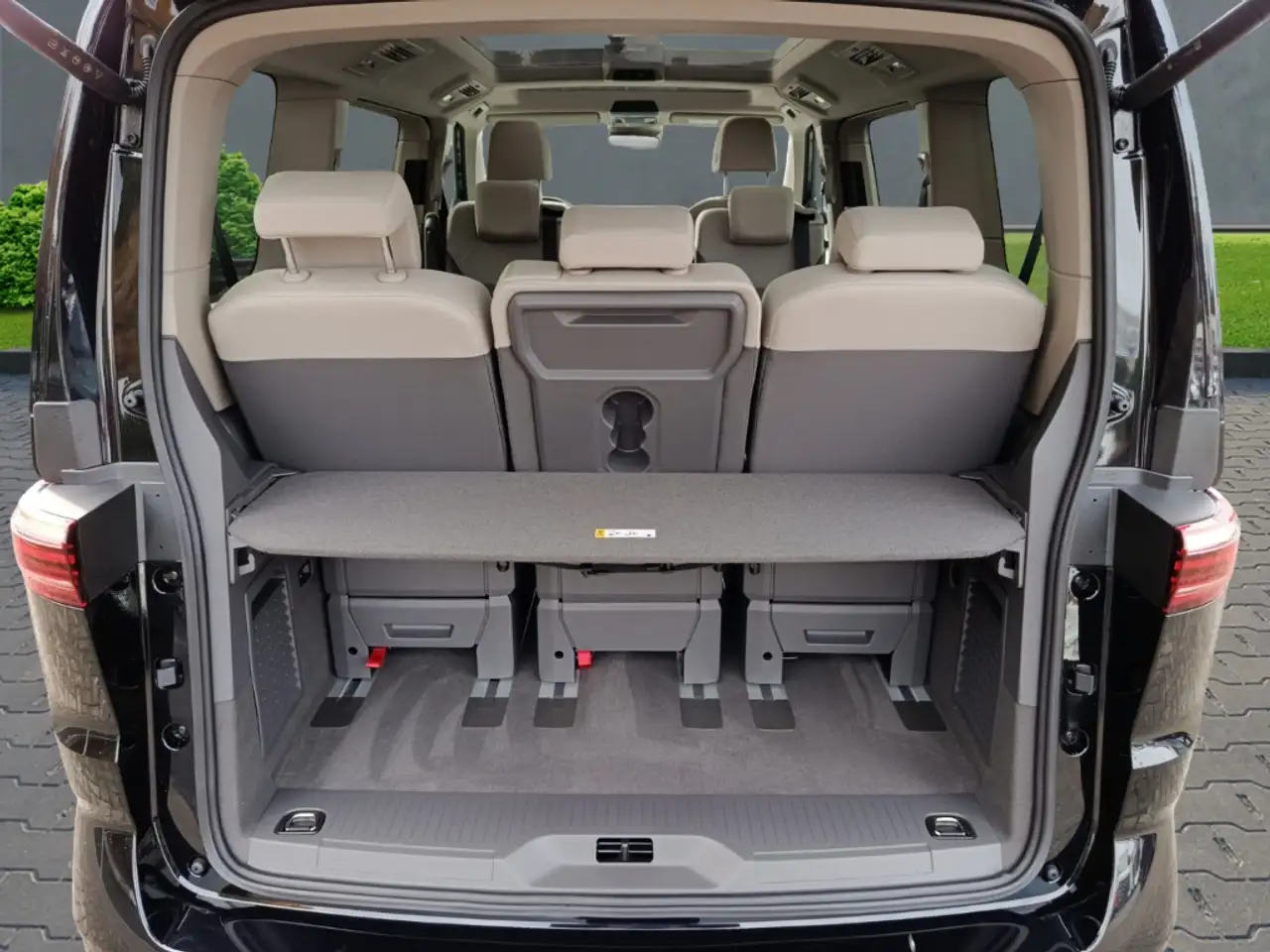 Volkswagen T7 Multivan 5