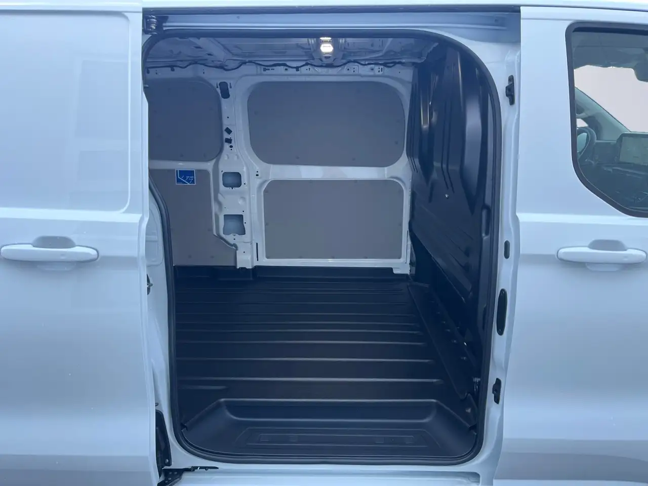 Ford Transit 8
