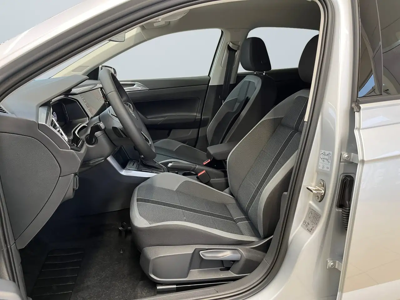 Volkswagen Polo VI 7